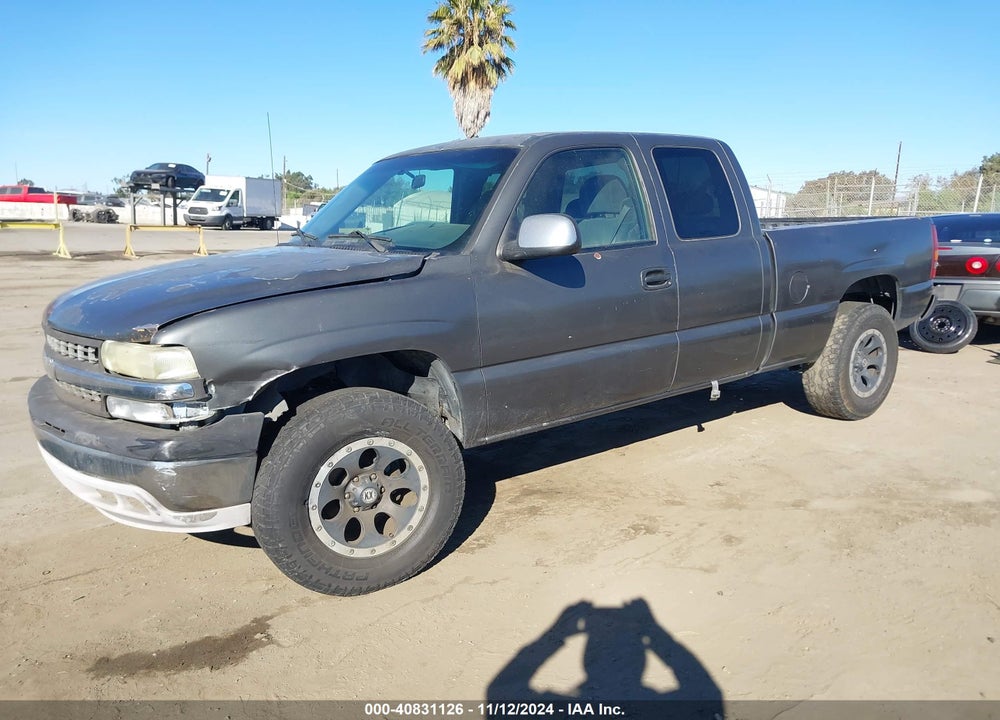 2002 CHEVROLET SILVERADO 1500 LS VIN: 2GCEC19T421133772