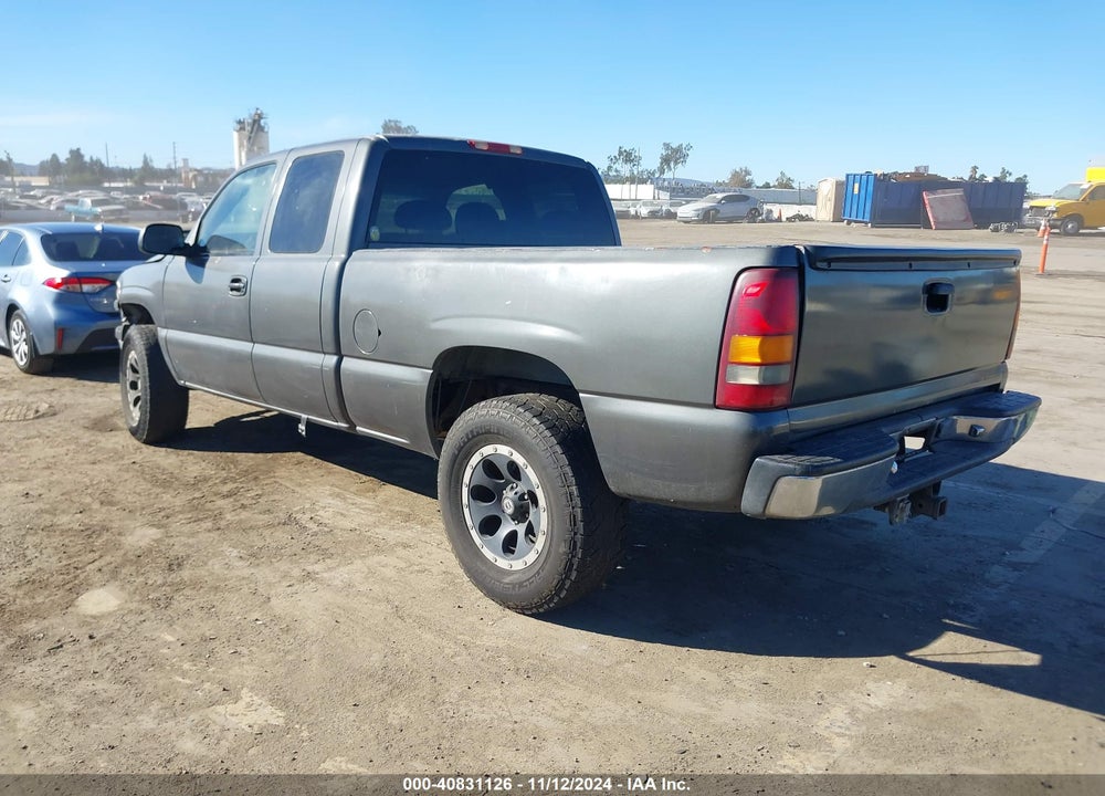 2002 CHEVROLET SILVERADO 1500 LS VIN: 2GCEC19T421133772