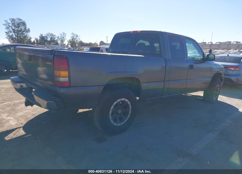 2002 CHEVROLET SILVERADO 1500 LS VIN: 2GCEC19T421133772