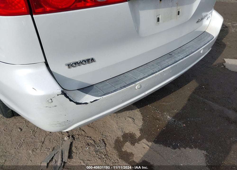 2007 TOYOTA SIENNA XLE LIMITED VIN: 5TDBK22C27S001454