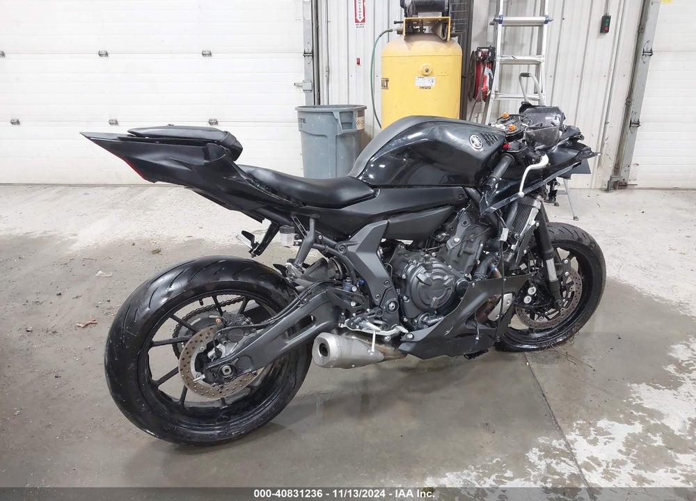 2024 YAMAHA YZFR7 VIN: JYARM38E2RA009833
