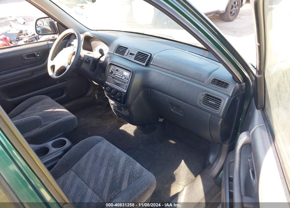 2000 HONDA CR-V LX VIN: JHLRD2846YC001116
