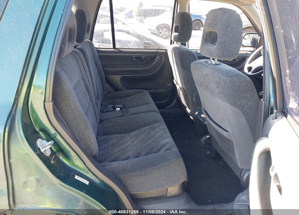 2000 HONDA CR-V LX VIN: JHLRD2846YC001116