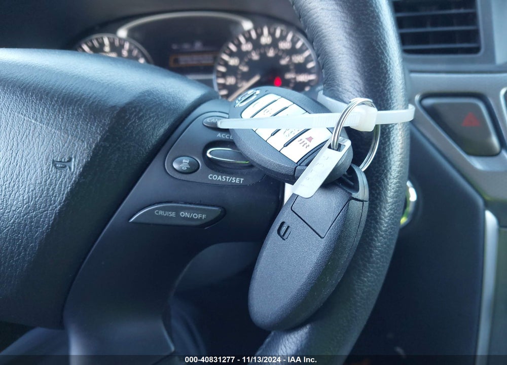 2019 NISSAN PATHFINDER SL VIN: 5N1DR2MM4KC646056