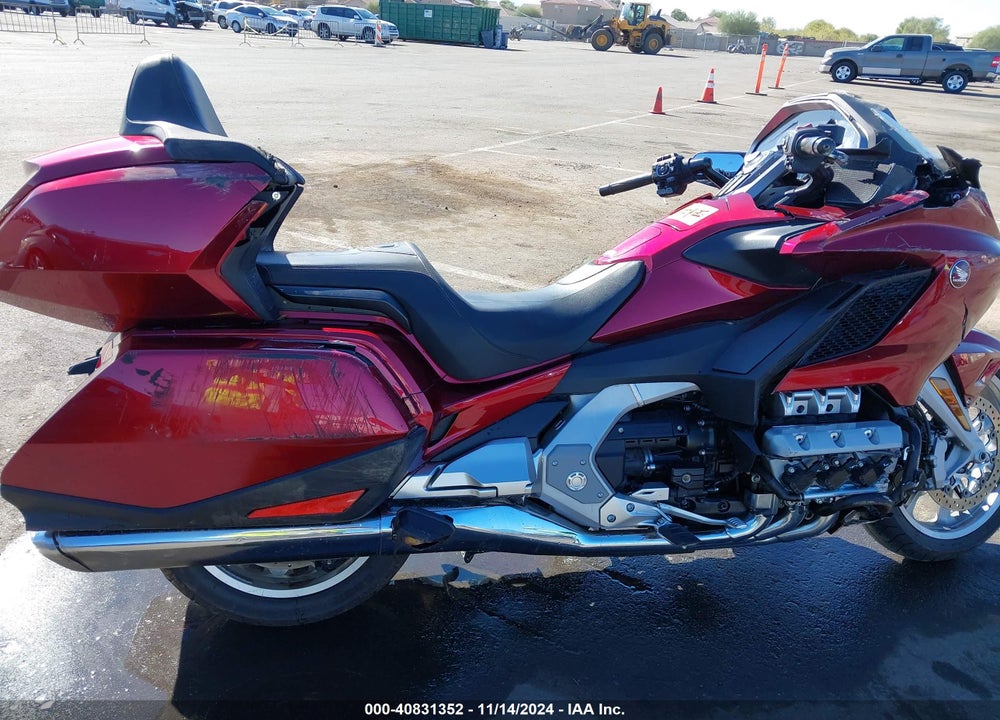 2018 HONDA GL1800 D VIN: JH2SC7959JK000387
