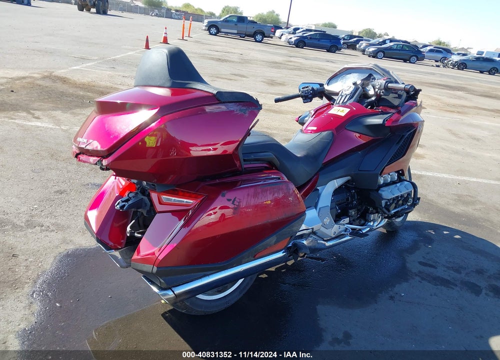 2018 HONDA GL1800 D VIN: JH2SC7959JK000387