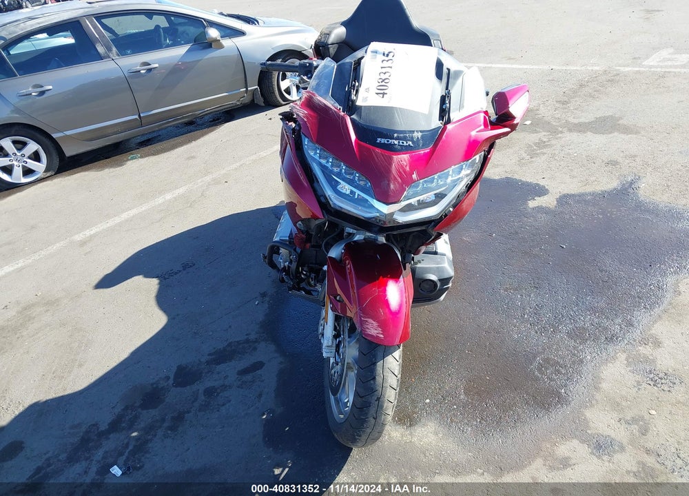2018 HONDA GL1800 D VIN: JH2SC7959JK000387