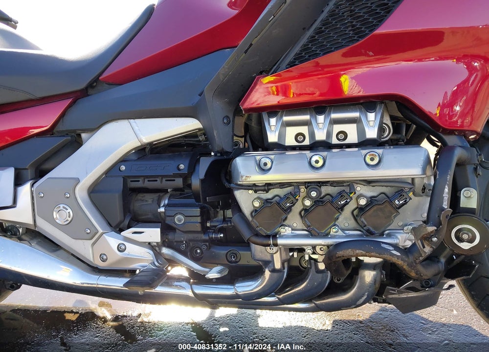 2018 HONDA GL1800 D VIN: JH2SC7959JK000387