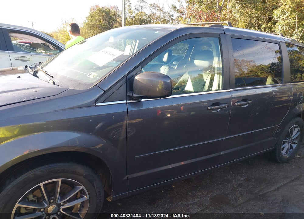 2017 DODGE GRAND CARAVAN SXT VIN: 2C4RDGCG3HR813721
