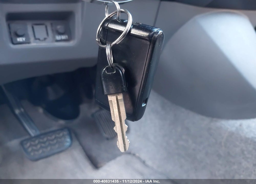 2008 TOYOTA PRIUS VIN: JTDKB20U283302563