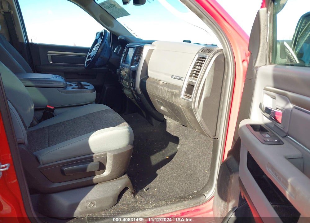 2019 RAM 1500 CLASSIC BIG HORN 4X4 6'4 BOX VIN: 1C6RR7TT8KS588126