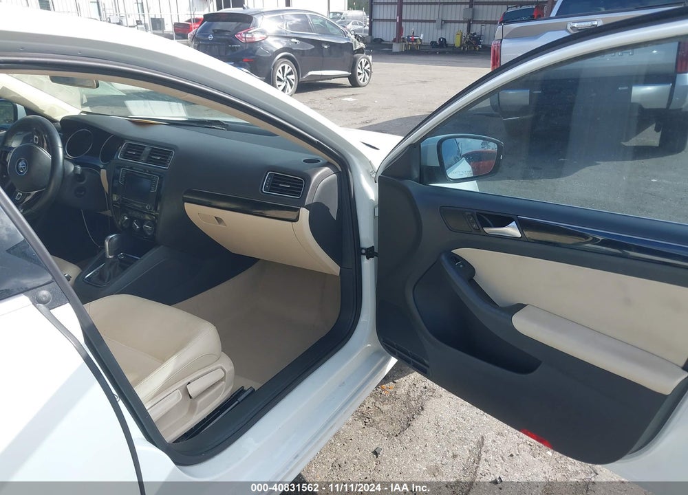 2016 VOLKSWAGEN JETTA 1.8T SEL VIN: 3VWL07AJ7GM227932