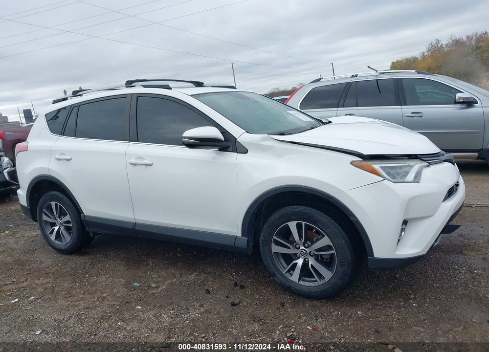2017 TOYOTA RAV4 XLE VIN: JTMWFREV9HJ112027