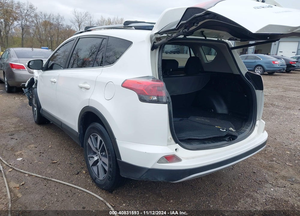 2017 TOYOTA RAV4 XLE VIN: JTMWFREV9HJ112027