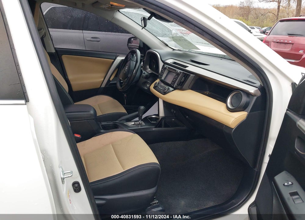 2017 TOYOTA RAV4 XLE VIN: JTMWFREV9HJ112027