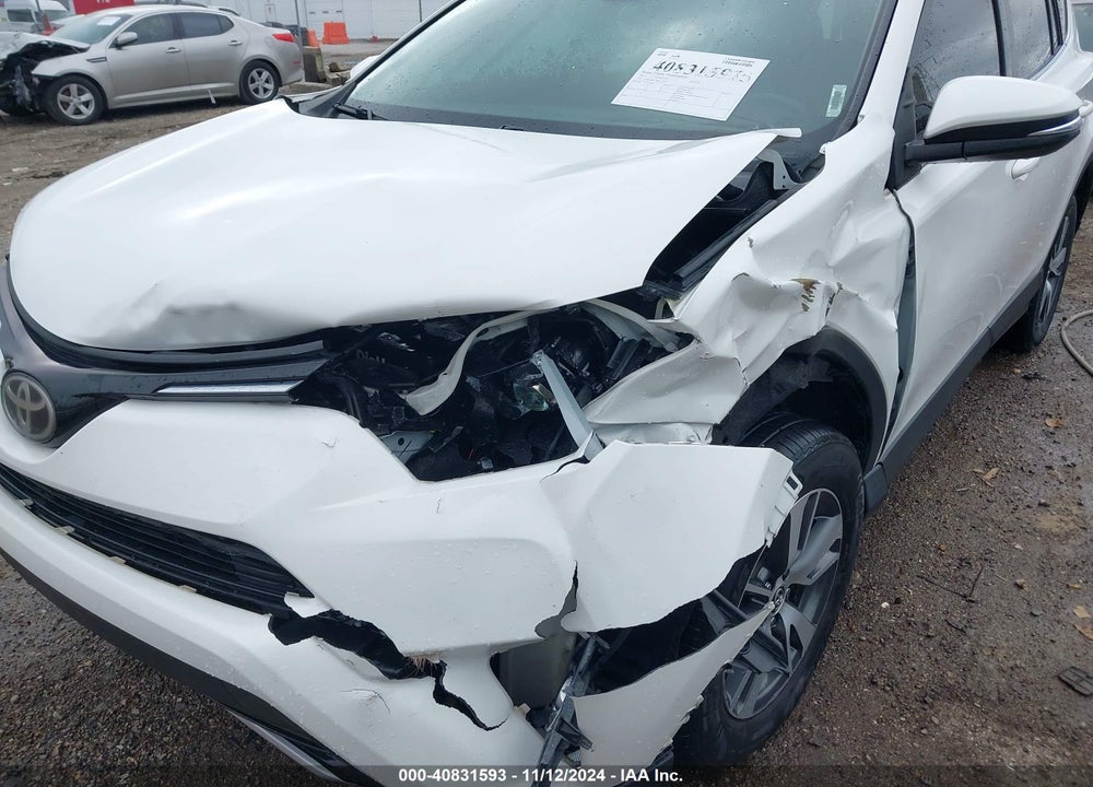 2017 TOYOTA RAV4 XLE VIN: JTMWFREV9HJ112027