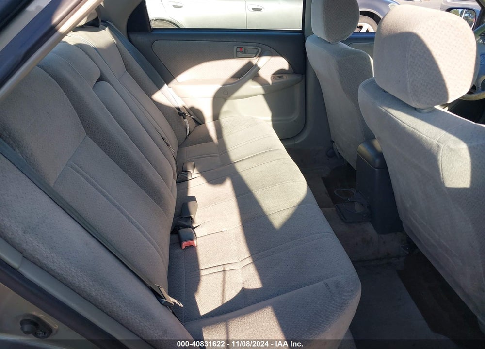2000 TOYOTA CAMRY LE VIN: JT2BG22K3Y0518655