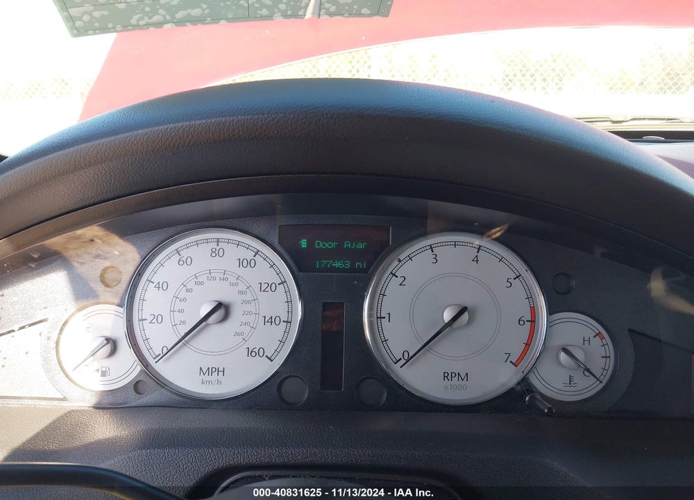 2007 CHRYSLER 300C VIN: 2C3KA63H57H684757