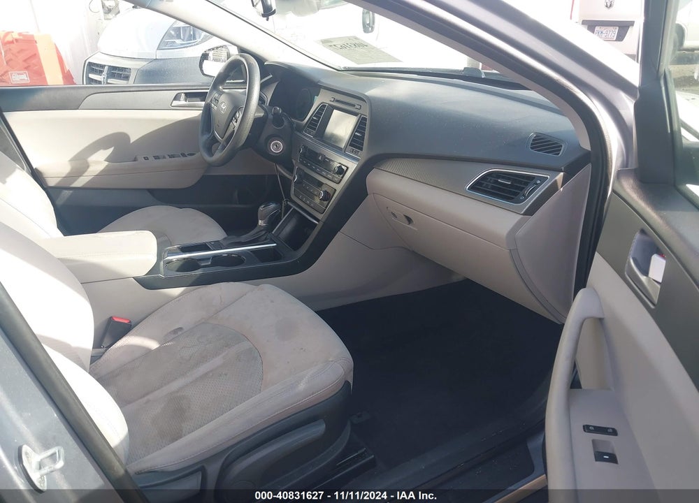 2016 HYUNDAI SONATA SE VIN: 5NPE24AF4GH371640
