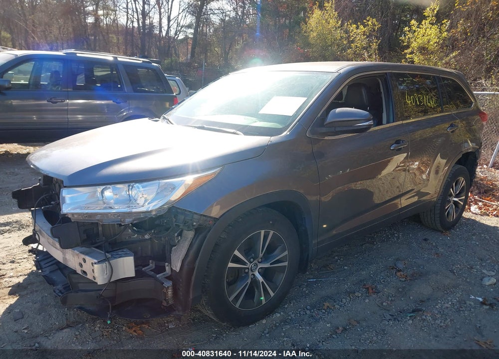 2017 TOYOTA HIGHLANDER LE PLUS VIN: 5TDBZRFH5HS446668