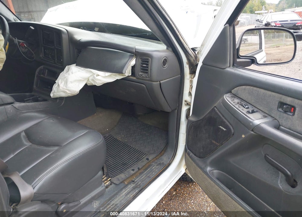 2003 CHEVROLET SILVERADO 1500 LS VIN: 2GCEK19TX31188179