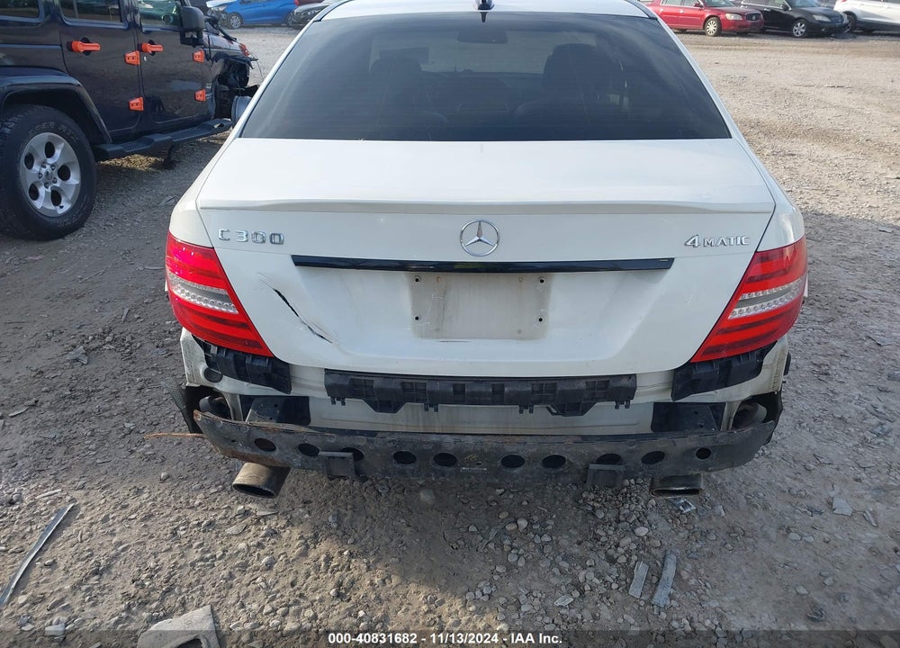 2012 MERCEDES-BENZ C VIN: WDDGF8BB3CR212598