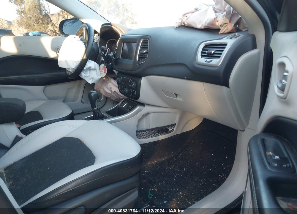 2019 JEEP COMPASS SUN AND WHEEL FWD VIN: 3C4NJCBB5KT743939