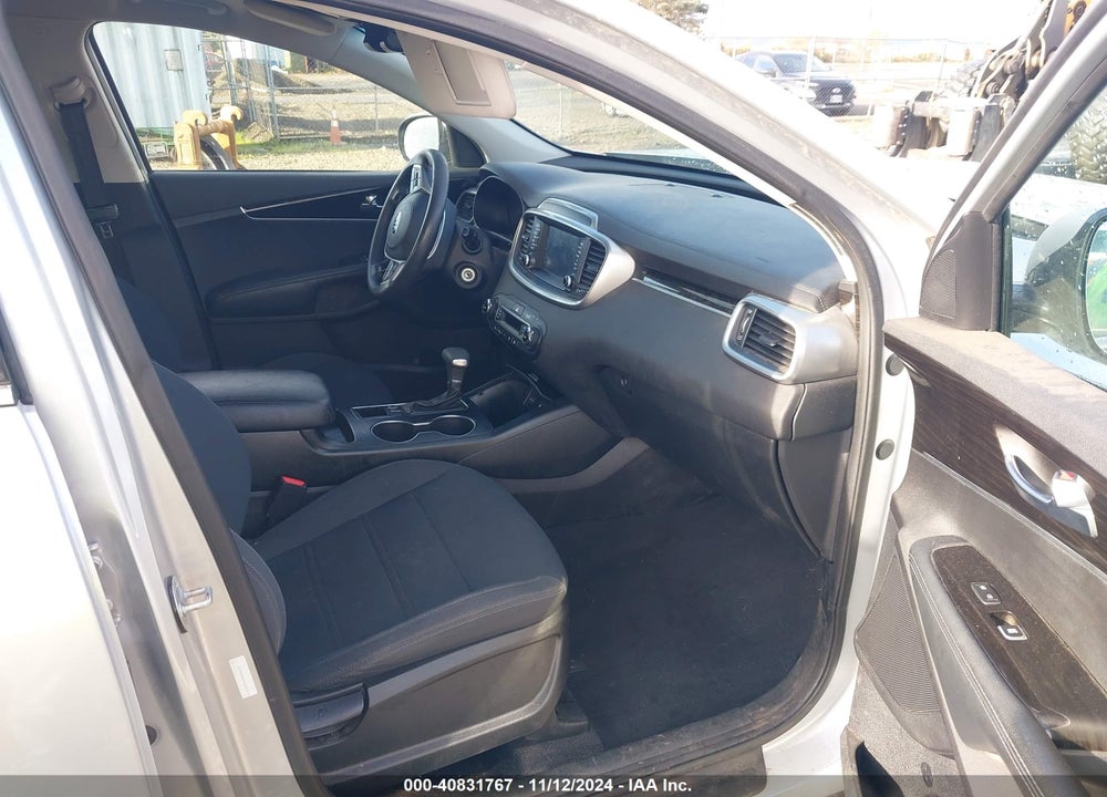 2019 KIA SORENTO VIN: 5XYPGDA59KG458435