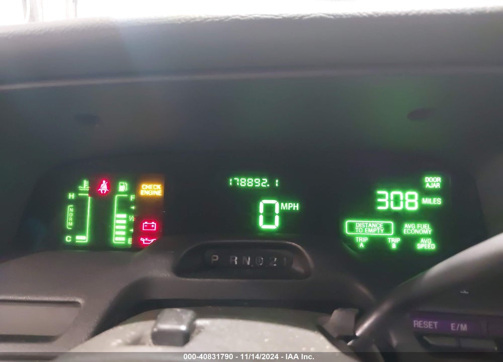 2000 FORD CROWN VICTORIA LX VIN: 2FAFP74W5YX149634