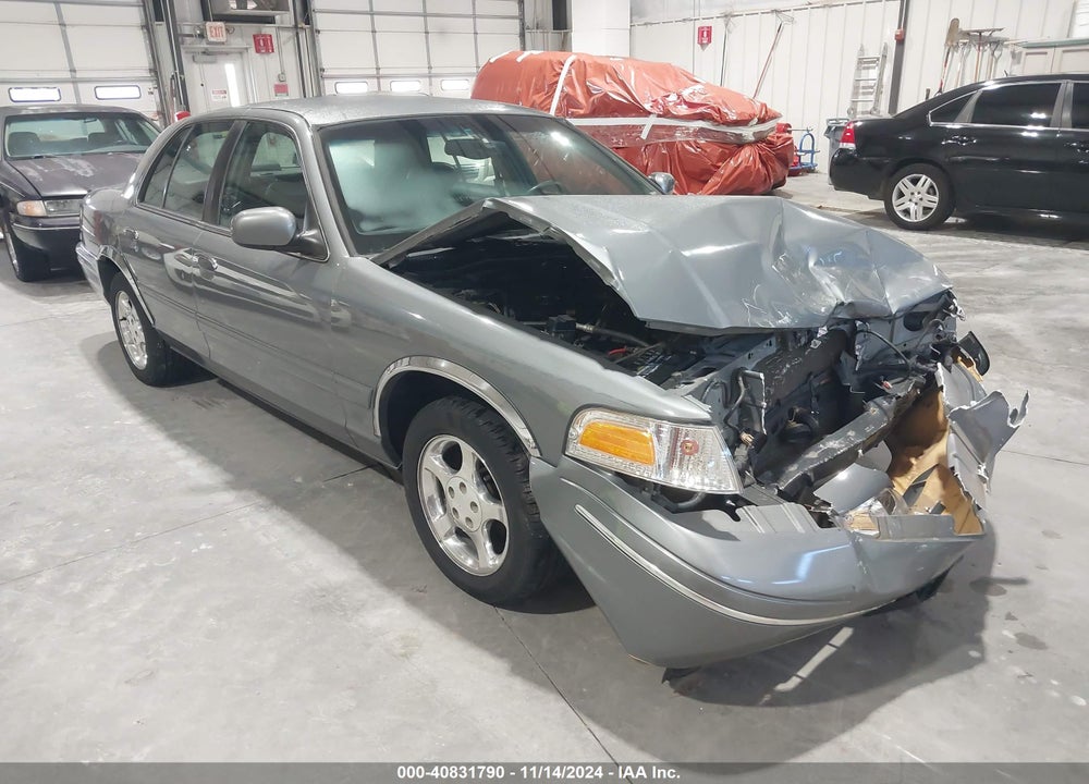 2000 FORD CROWN VICTORIA LX VIN: 2FAFP74W5YX149634