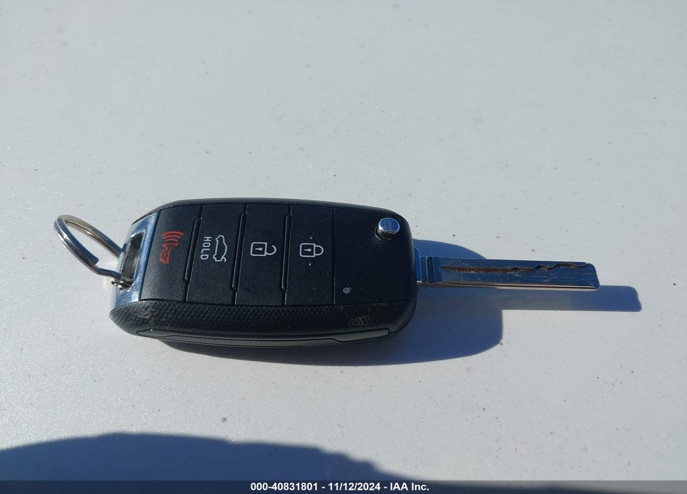 2015 KIA OPTIMA LX VIN: KNAGM4A73F5617469