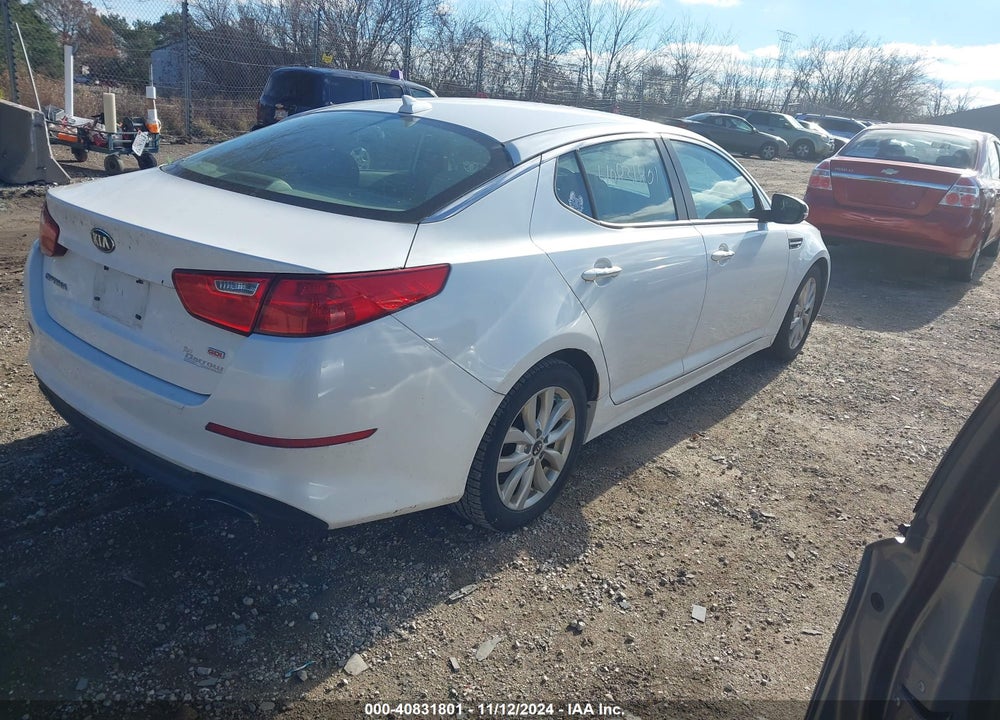 2015 KIA OPTIMA LX VIN: KNAGM4A73F5617469