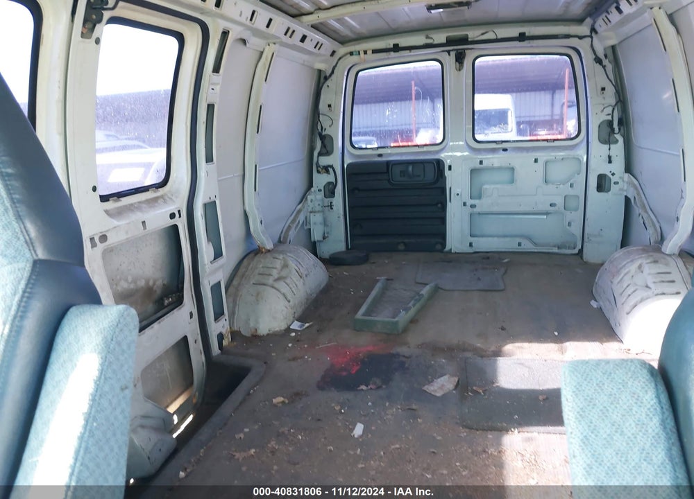 2000 CHEVROLET EXPRESS VIN: 1GCFG15R4Y1271071