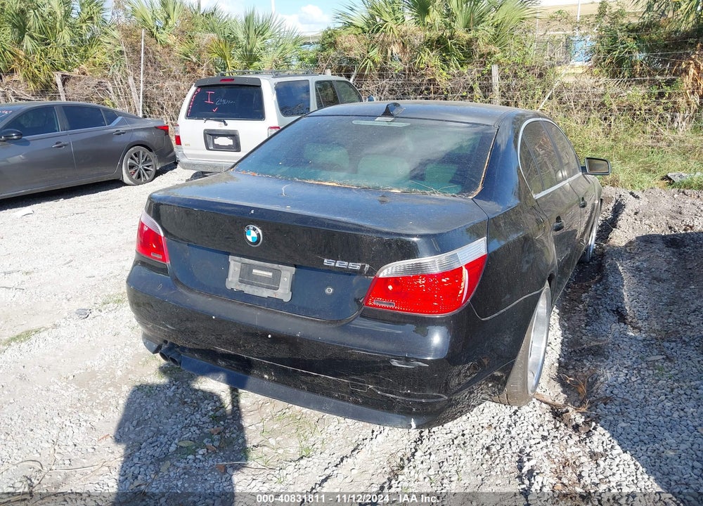 2007 BMW 525I VIN: WBANE53517CW67113