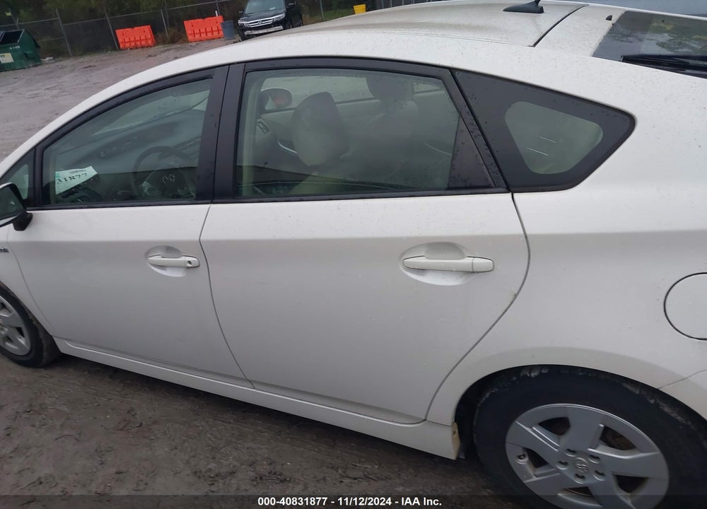 2011 TOYOTA PRIUS TWO VIN: JTDKN3DU6B5366298