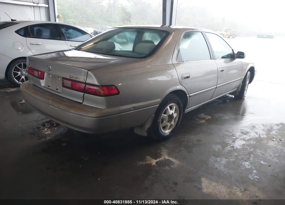 1999 TOYOTA CAMRY LE VIN: JT2BG22K3X0303372