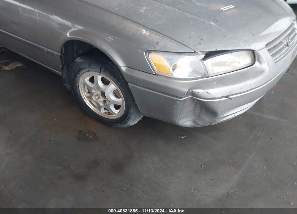 1999 TOYOTA CAMRY LE VIN: JT2BG22K3X0303372