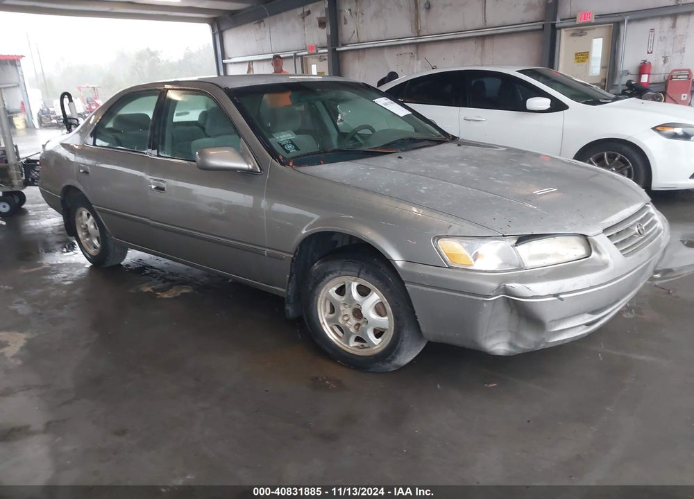 1999 TOYOTA CAMRY LE VIN: JT2BG22K3X0303372