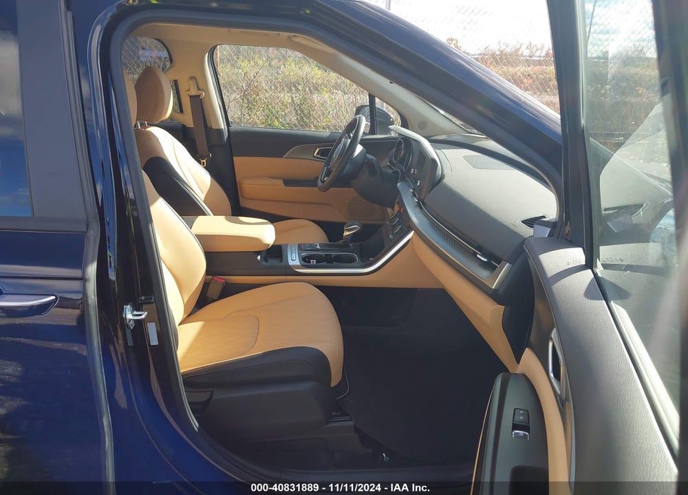 2024 KIA CARNIVAL MPV LX SEAT PACKAGE VIN: KNDNB4H30R6448223