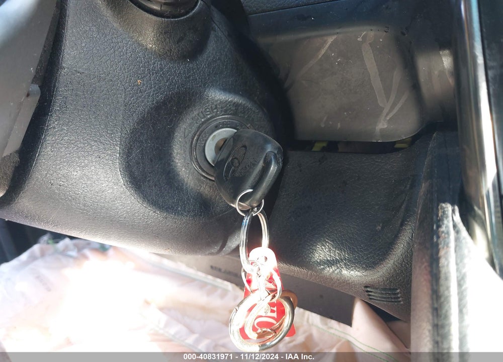 2013 TOYOTA CAMRY SE VIN: 4T1BF1FKXDU723581