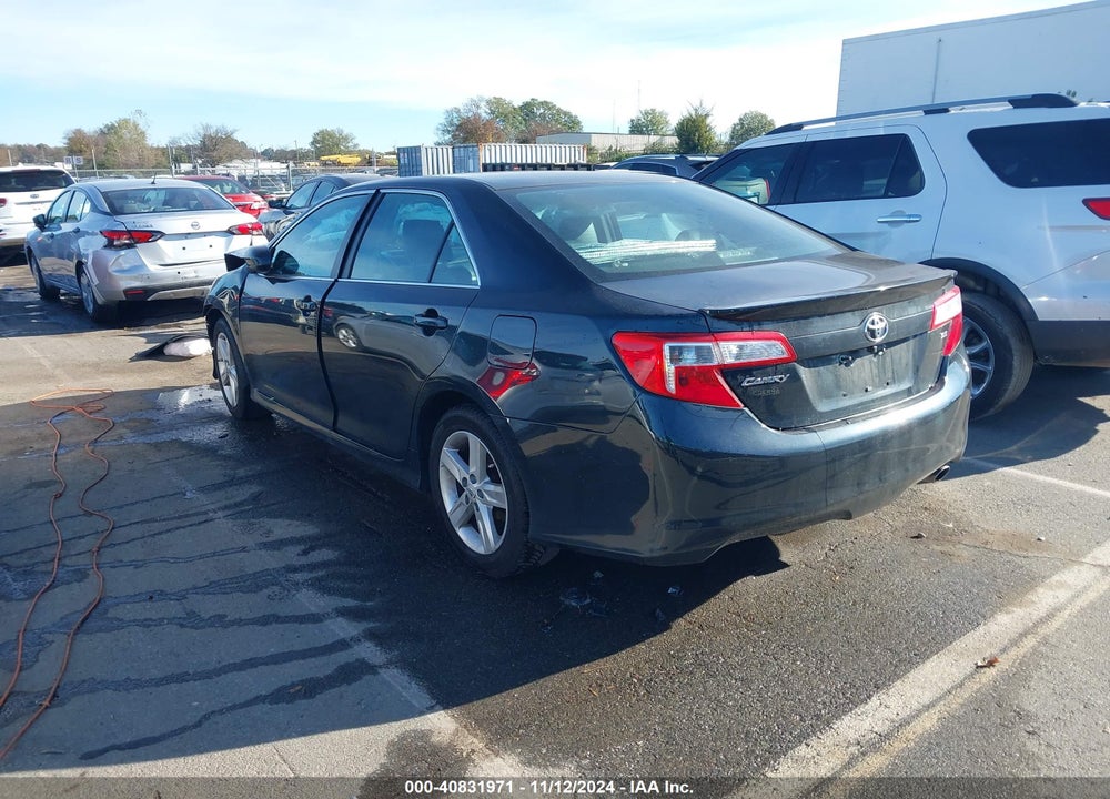 2013 TOYOTA CAMRY SE VIN: 4T1BF1FKXDU723581
