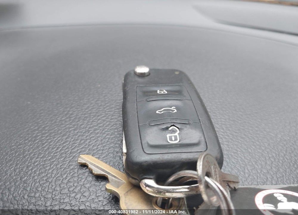 2012 VOLKSWAGEN JETTA 2.0L S VIN: 3VW1K7AJ6CM428362