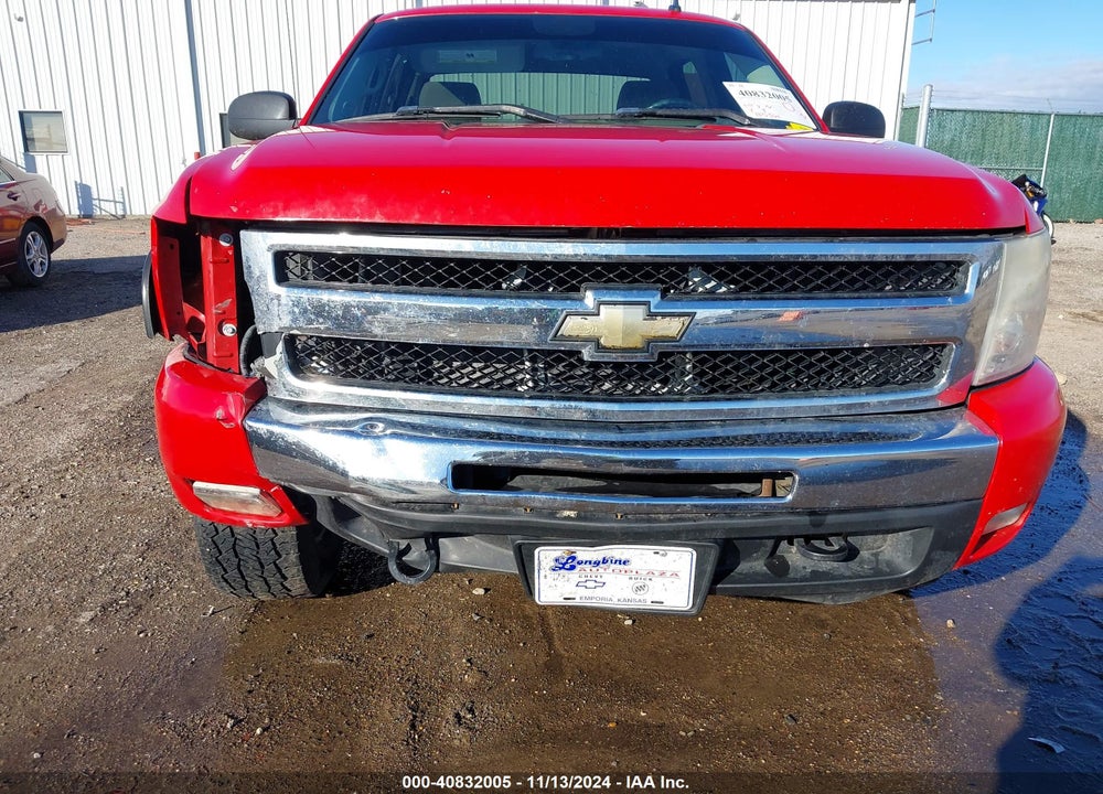 2011 CHEVROLET SILVERADO 1500 LT VIN: 3GCPKSE3XBG372662