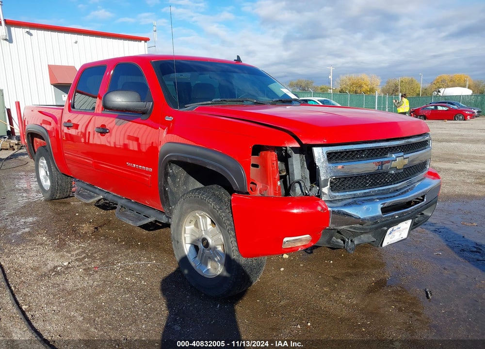 2011 CHEVROLET SILVERADO 1500 LT VIN: 3GCPKSE3XBG372662