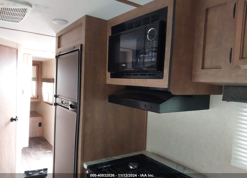 2017 STARCRAFT TRAVEL TRAILER VIN: 1SABS0BN9J2UT5160