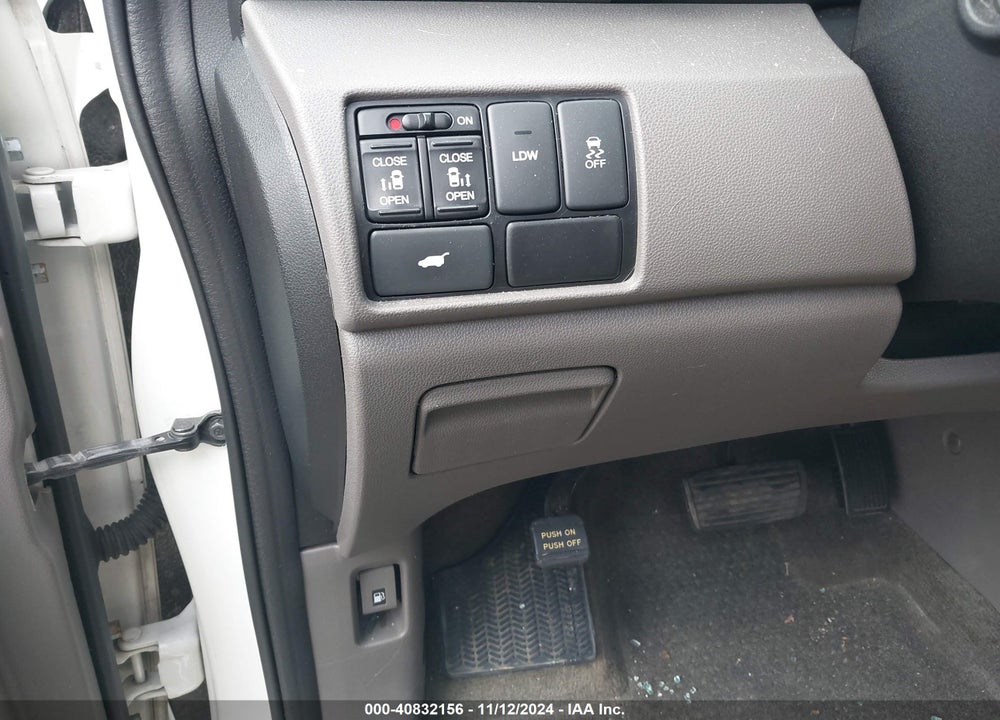 2015 HONDA ODYSSEY EX-L VIN: 5FNRL5H64FB106529