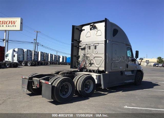 2017 FREIGHTLINER CASCADIA 125 VIN: 3AKJGLDR0HSHF1020