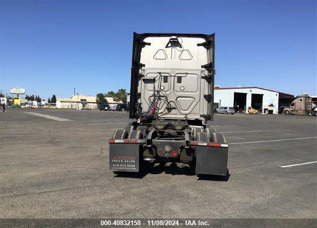 2017 FREIGHTLINER CASCADIA 125 VIN: 3AKJGLDR0HSHF1020