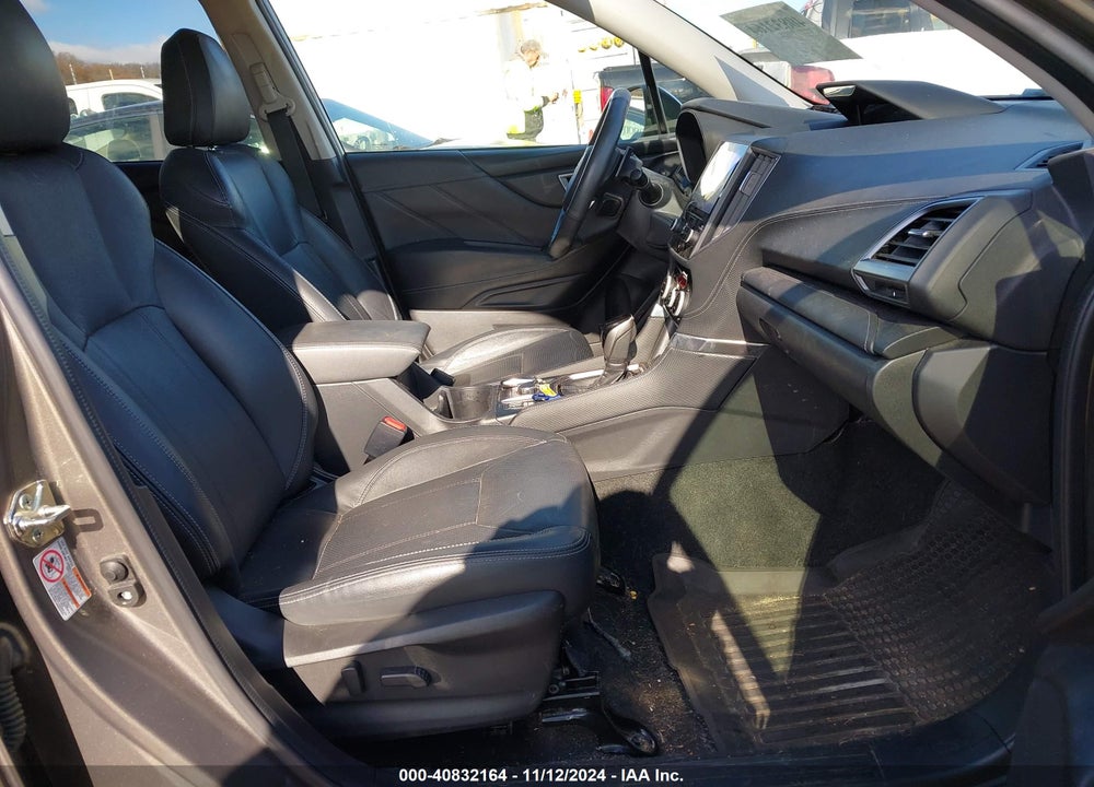 2019 SUBARU FORESTER TOURING VIN: JF2SKAWCXKH529388