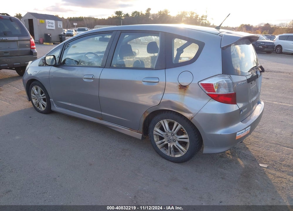 2009 HONDA FIT VIN: JHMGE88489C001445